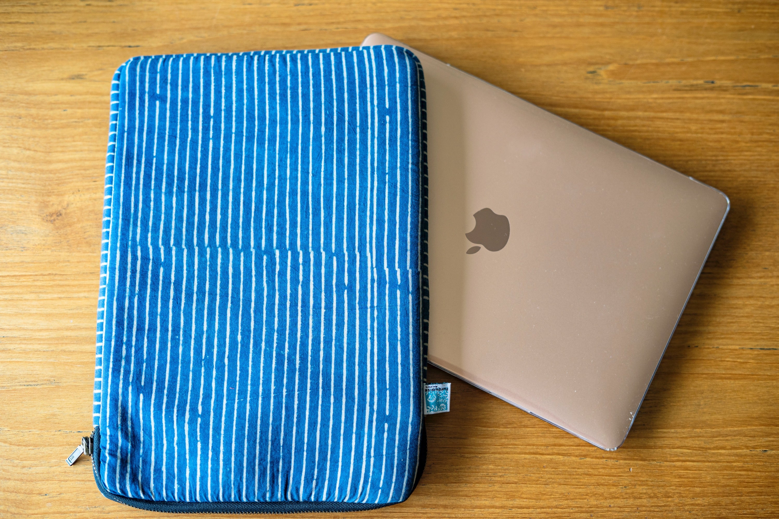 Apple store cheap macbook sleeve